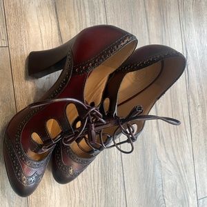 Tory burch Astrid lace up two-tone burgandy heel